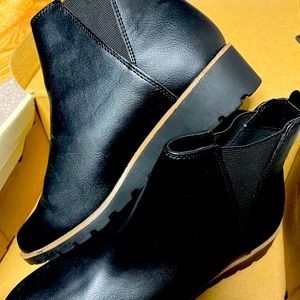 Womens slip on boots